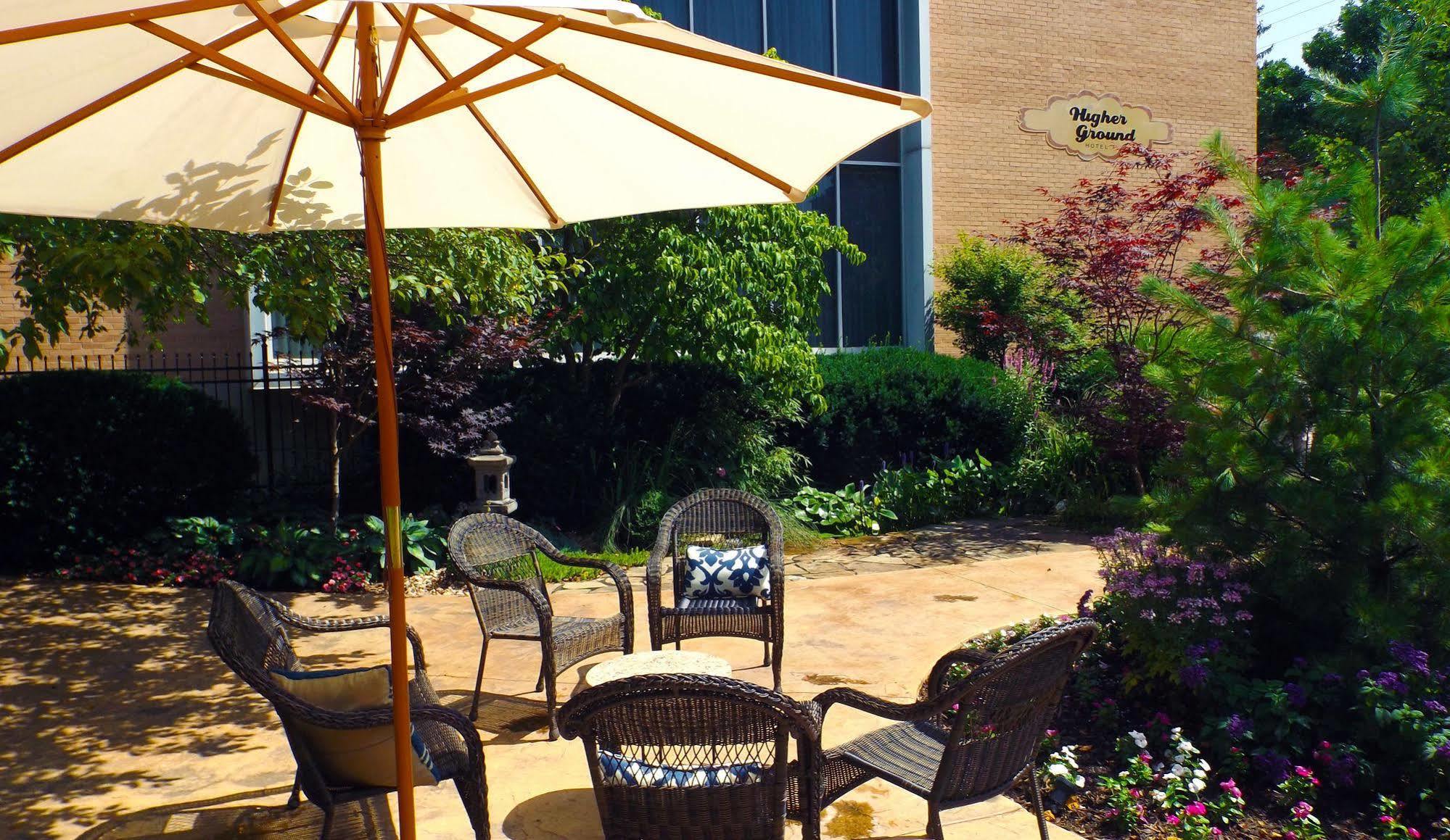 Higher Ground Hotel Independence Exterior photo